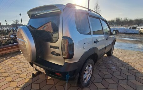 Chevrolet Niva I рестайлинг, 2018 год, 900 000 рублей, 5 фотография