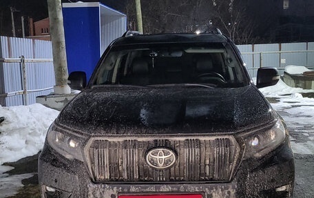 Toyota Land Cruiser Prado 150 рестайлинг 2, 2021 год, 7 800 000 рублей, 5 фотография