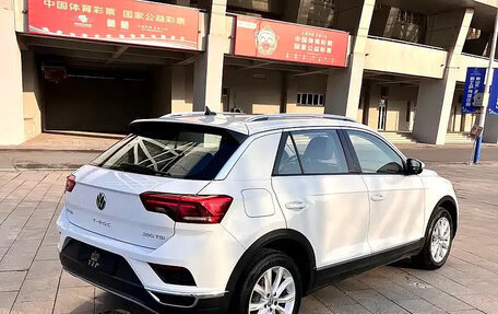 Volkswagen T-Roc I, 2023 год, 1 665 000 рублей, 4 фотография