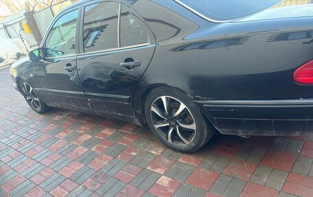 Mercedes-Benz E-Класс, 1996 год, 220 000 рублей, 3 фотография