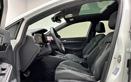 Volkswagen Golf VIII, 2021 год, 1 700 000 рублей, 14 фотография