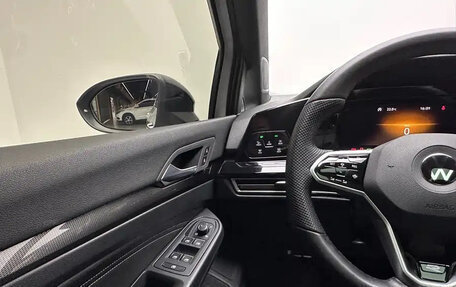 Volkswagen Golf VIII, 2021 год, 1 700 000 рублей, 17 фотография