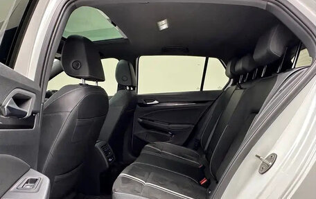 Volkswagen Golf VIII, 2021 год, 1 700 000 рублей, 15 фотография