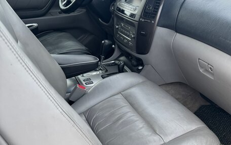 Toyota Land Cruiser 100 рестайлинг 2, 2005 год, 2 100 000 рублей, 1 фотография