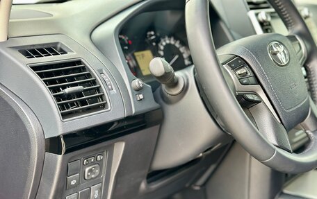 Toyota Land Cruiser Prado 150 рестайлинг 2, 2018 год, 4 815 000 рублей, 7 фотография