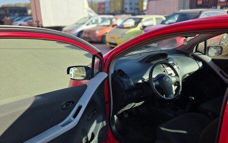 Toyota Yaris III рестайлинг, 2007 год, 310 000 рублей, 6 фотография