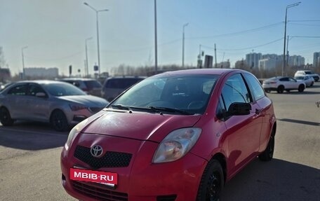 Toyota Yaris III рестайлинг, 2007 год, 310 000 рублей, 2 фотография