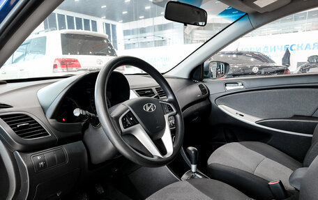 Hyundai Solaris II рестайлинг, 2012 год, 855 000 рублей, 16 фотография