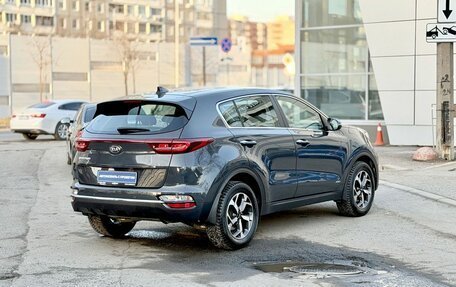 KIA Sportage IV рестайлинг, 2020 год, 2 700 000 рублей, 4 фотография