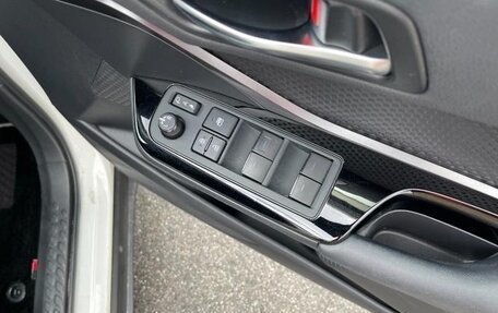 Toyota C-HR I рестайлинг, 2021 год, 1 230 325 рублей, 7 фотография