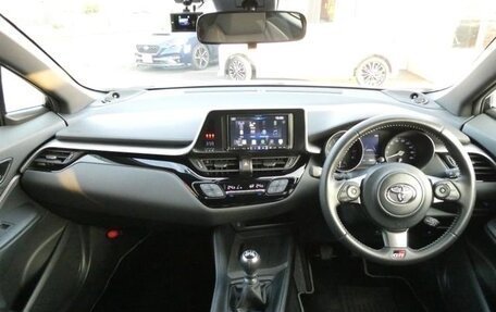 Toyota C-HR I рестайлинг, 2022 год, 1 360 325 рублей, 10 фотография