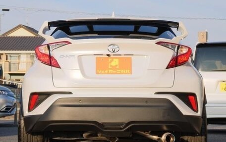 Toyota C-HR I рестайлинг, 2022 год, 1 360 325 рублей, 5 фотография