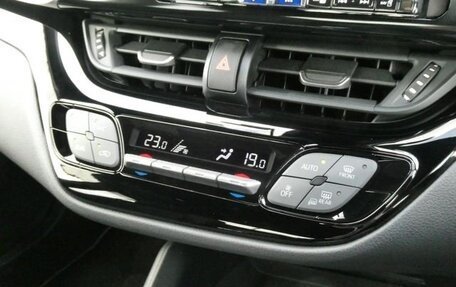 Toyota C-HR I рестайлинг, 2022 год, 1 360 325 рублей, 14 фотография