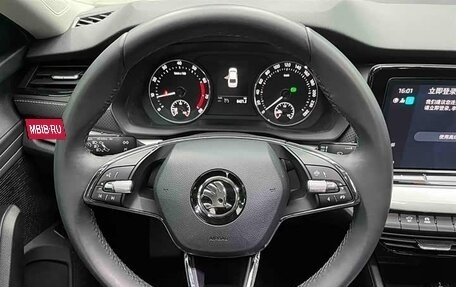 Skoda Octavia IV, 2023 год, 2 005 000 рублей, 11 фотография