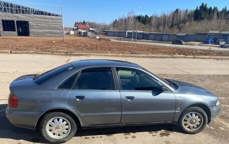 Audi A4, 1996 год, 250 000 рублей, 4 фотография