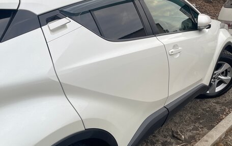 Toyota C-HR I рестайлинг, 2016 год, 1 660 000 рублей, 6 фотография