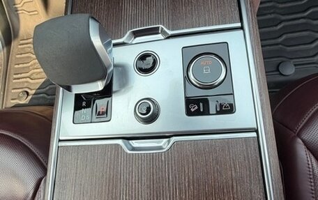 Land Rover Range Rover IV рестайлинг, 2022 год, 19 500 000 рублей, 25 фотография