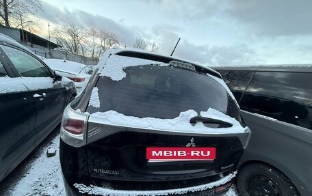 Mitsubishi Outlander III рестайлинг 3, 2013 год, 994 333 рублей, 3 фотография