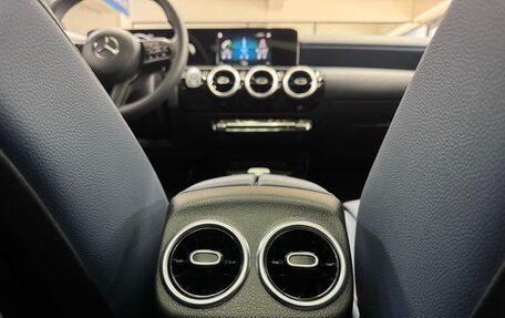 Mercedes-Benz A-Класс, 2022 год, 1 650 000 рублей, 6 фотография