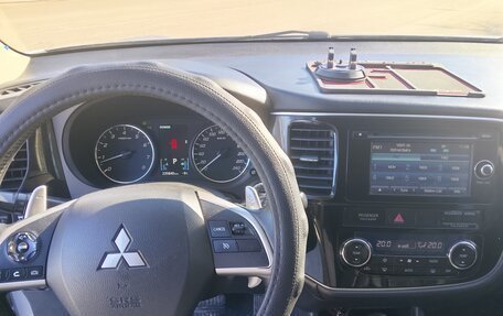 Mitsubishi Outlander III рестайлинг 3, 2012 год, 1 437 000 рублей, 4 фотография