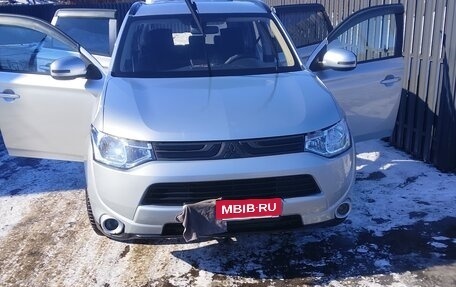 Mitsubishi Outlander III рестайлинг 3, 2012 год, 1 437 000 рублей, 7 фотография
