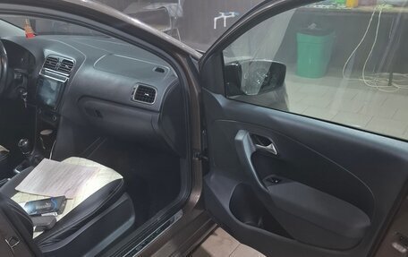 Volkswagen Polo VI (EU Market), 2014 год, 900 000 рублей, 12 фотография