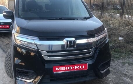 Honda Stepwgn IV, 2018 год, 2 200 000 рублей, 1 фотография