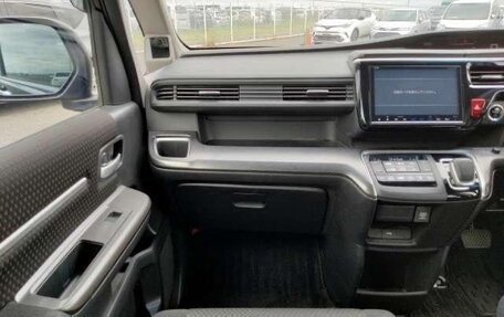 Honda Stepwgn IV, 2018 год, 2 200 000 рублей, 17 фотография