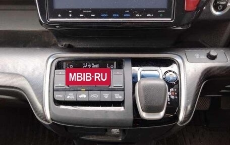 Honda Stepwgn IV, 2018 год, 2 200 000 рублей, 14 фотография