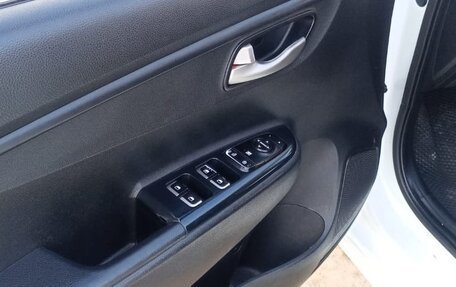 KIA Rio IV, 2017 год, 1 200 000 рублей, 6 фотография