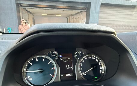 Toyota Land Cruiser Prado 150 рестайлинг 2, 2019 год, 6 250 000 рублей, 12 фотография