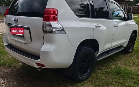 Toyota Land Cruiser Prado 150 рестайлинг 2, 2012 год, 3 150 000 рублей, 12 фотография