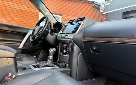 Toyota Land Cruiser Prado 150 рестайлинг 2, 2019 год, 6 250 000 рублей, 20 фотография