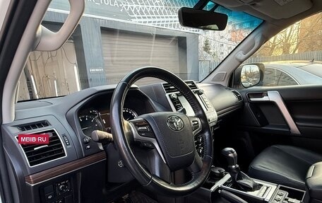 Toyota Land Cruiser Prado 150 рестайлинг 2, 2019 год, 6 250 000 рублей, 7 фотография