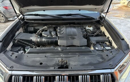 Toyota Land Cruiser Prado 150 рестайлинг 2, 2019 год, 6 250 000 рублей, 28 фотография