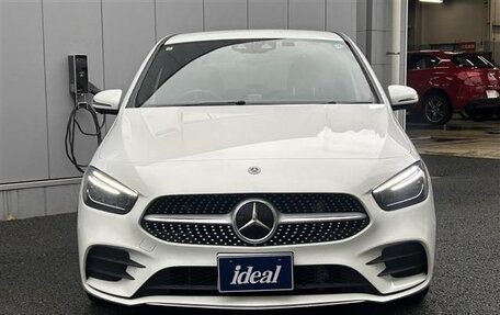 Mercedes-Benz B-Класс, 2019 год, 1 600 000 рублей, 2 фотография