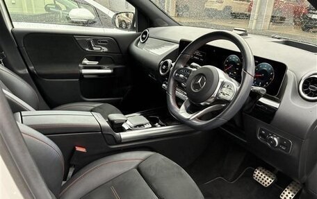 Mercedes-Benz B-Класс, 2019 год, 1 600 000 рублей, 13 фотография