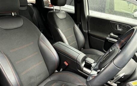 Mercedes-Benz B-Класс, 2019 год, 1 600 000 рублей, 14 фотография