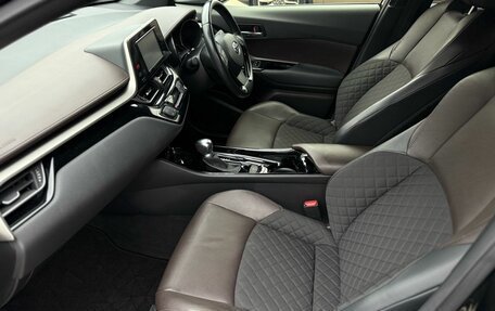 Toyota C-HR I рестайлинг, 2018 год, 2 450 000 рублей, 14 фотография