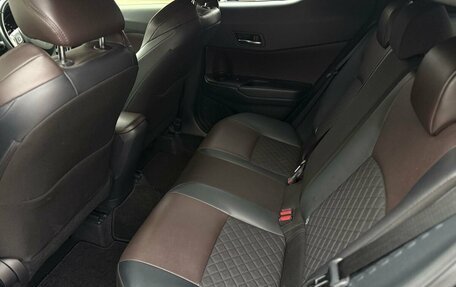 Toyota C-HR I рестайлинг, 2018 год, 2 450 000 рублей, 15 фотография