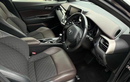 Toyota C-HR I рестайлинг, 2018 год, 2 450 000 рублей, 12 фотография