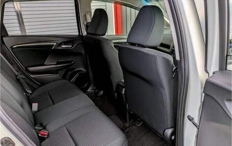 Honda Fit III, 2018 год, 1 056 000 рублей, 17 фотография