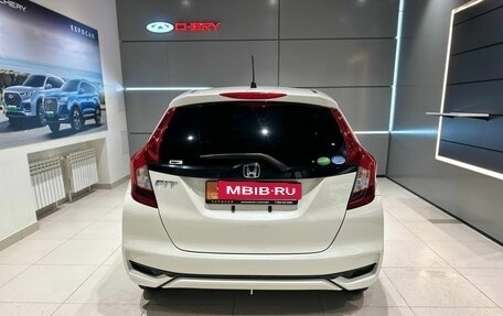 Honda Fit III, 2018 год, 1 310 000 рублей, 4 фотография