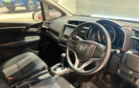 Honda Fit III, 2018 год, 1 310 000 рублей, 15 фотография
