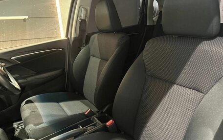 Honda Fit III, 2018 год, 1 310 000 рублей, 17 фотография