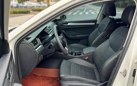 Skoda Superb III рестайлинг, 2023 год, 1 950 000 рублей, 7 фотография