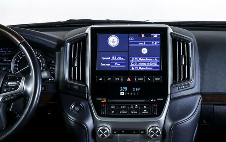 Toyota Land Cruiser 200, 2018 год, 7 249 000 рублей, 14 фотография