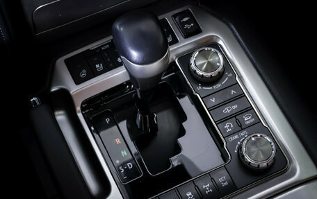 Toyota Land Cruiser 200, 2018 год, 7 249 000 рублей, 19 фотография