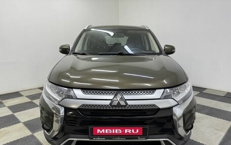 Mitsubishi Outlander III рестайлинг 3, 2020 год, 2 620 000 рублей, 2 фотография
