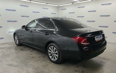 Mercedes-Benz E-Класс, 2019 год, 4 700 000 рублей, 4 фотография